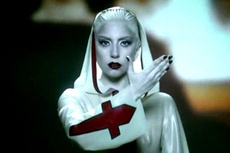 Леди Гага презентовала на YouTube новый клип на песню «Alejandro»