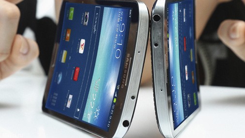LG анонсировала «изогнутый» смартфон, который «залечивает» царапины