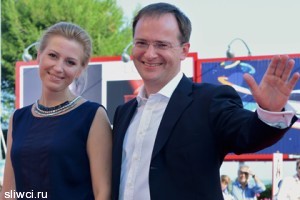 Самые богатые жены российских чиновников