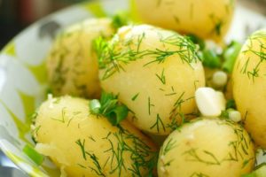 Диетологи развенчали популярные мифы о картофеле